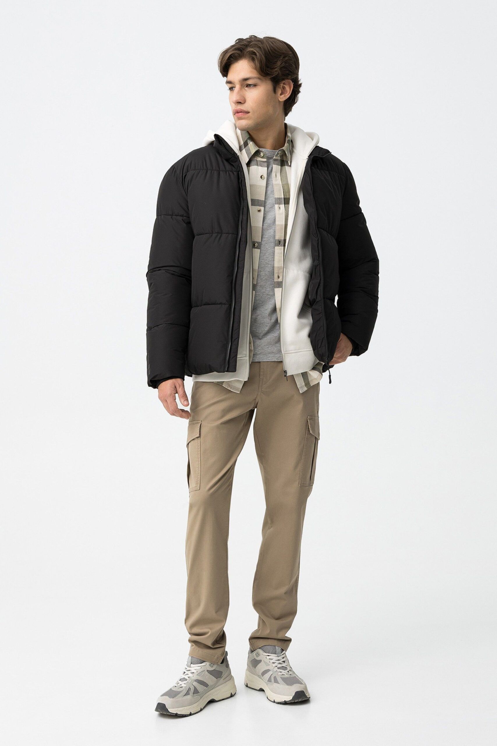 Pantalón cargo beige