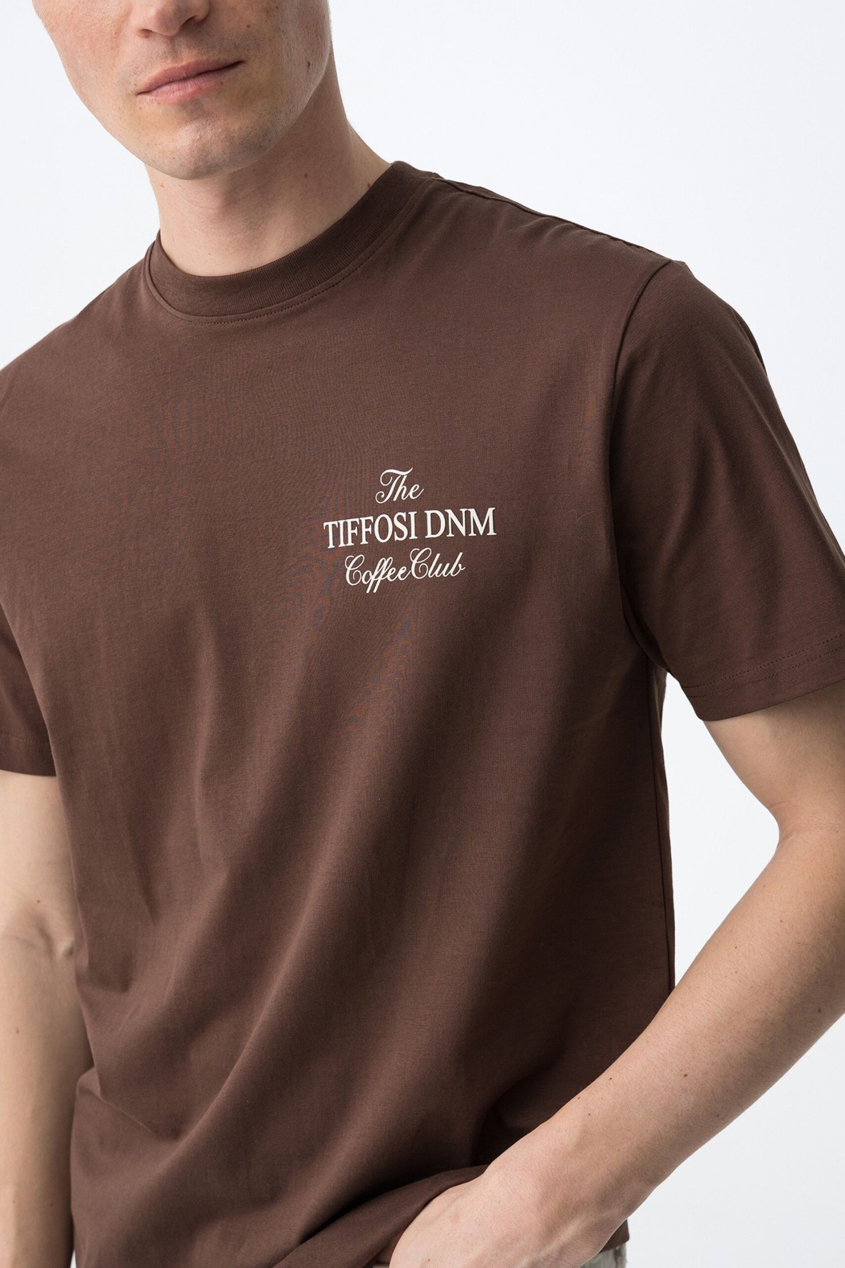 Camiseta Valentim marrón - Imagen 5