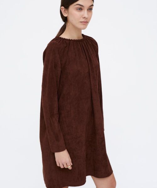 Vestido corto fluido ante marrón