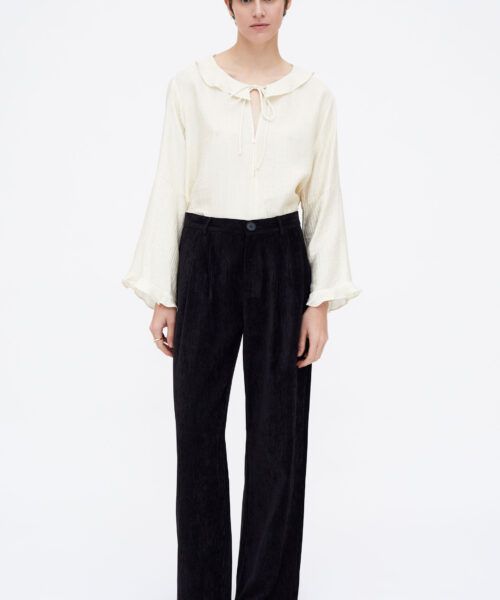 Pantalón negro aterciopelado