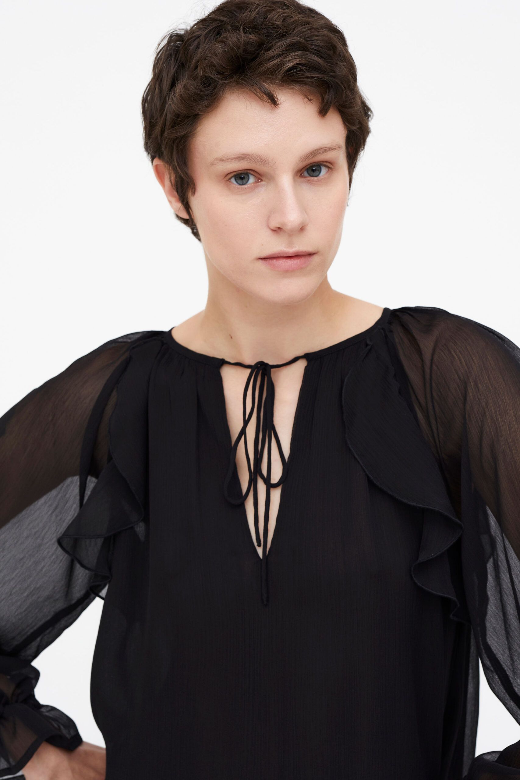 Vestido chiffon negro - Imagen 2