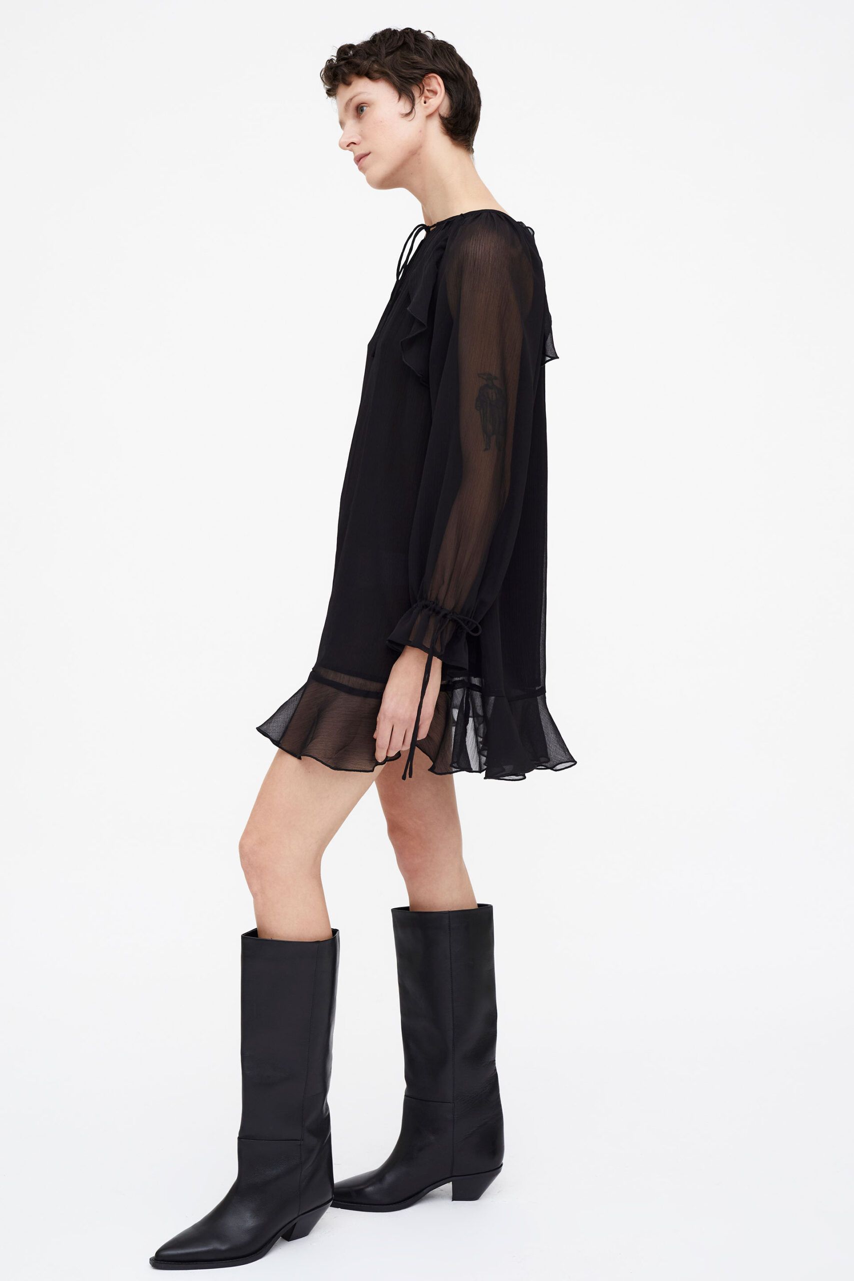 Vestido chiffon negro - Imagen 4