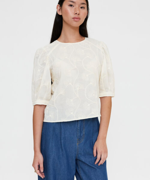 Top bordado floral algodón
