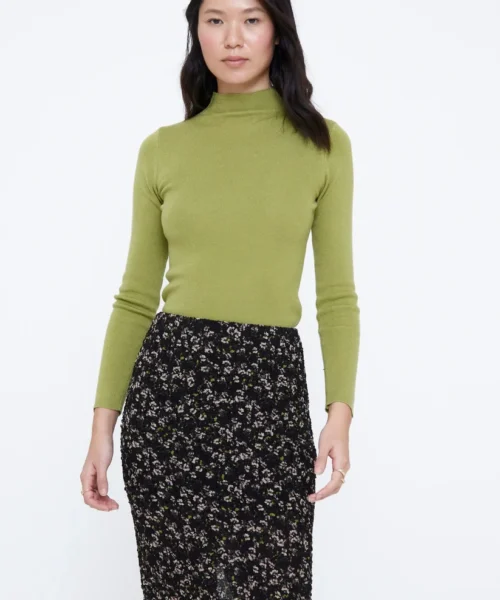 Top cuello alto verde