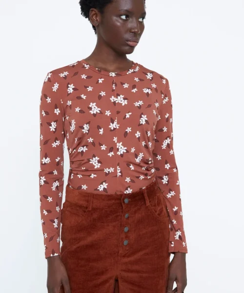 Camiseta con estampado Almond Flower