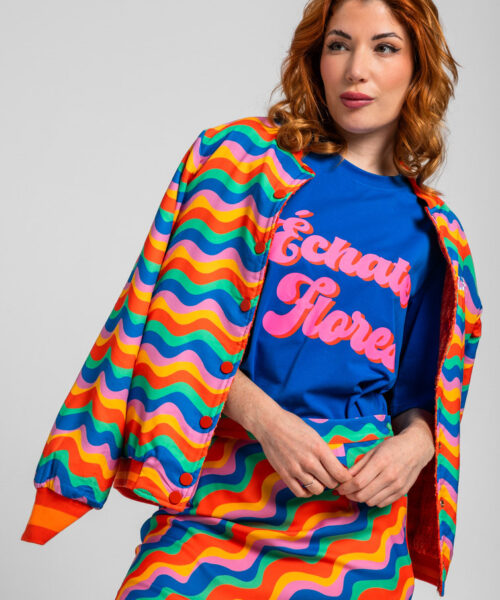 Camiseta unisex Échate flores