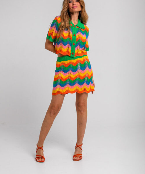 Minifalda calada ondas